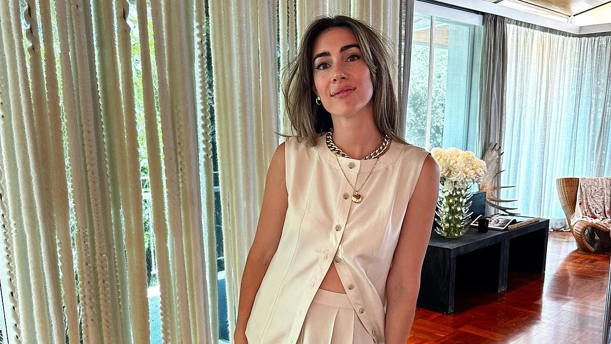 EXCLUSIVE Sydney's elite caught out in the rain as socialite celebrates her 40th birthday with a wild dinner party- and everyone is saying the same thing about the soiree