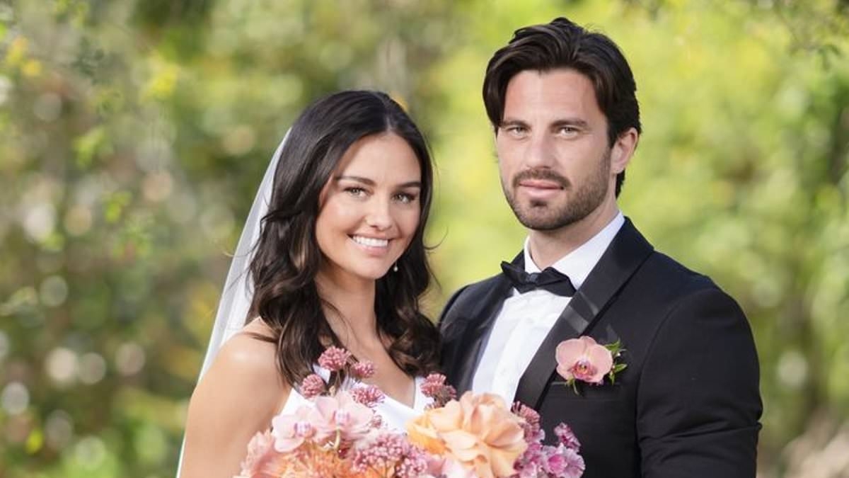 EXCLUSIVE Jilted MAFS bride Veronica Cloherty 'livid' over measly Instagram followers - as 'ex' Eliot Donovan thrives and she's left to pick up pieces