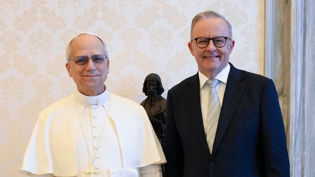 Anthony Albanese criticised for breaking protocol during Pope Leo XIV's inauguration