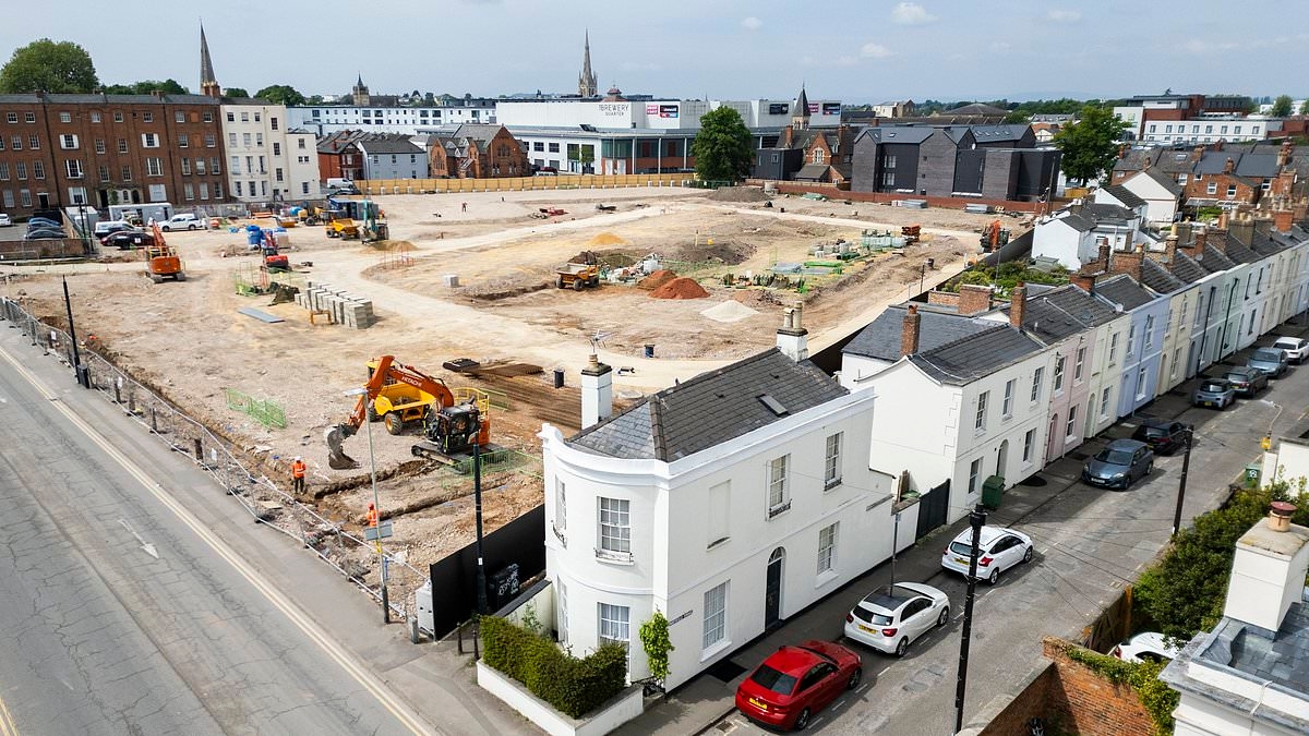 Furious locals blame 'earthquakes' from diggers on newbuild estate of leaving cracks in their homes
