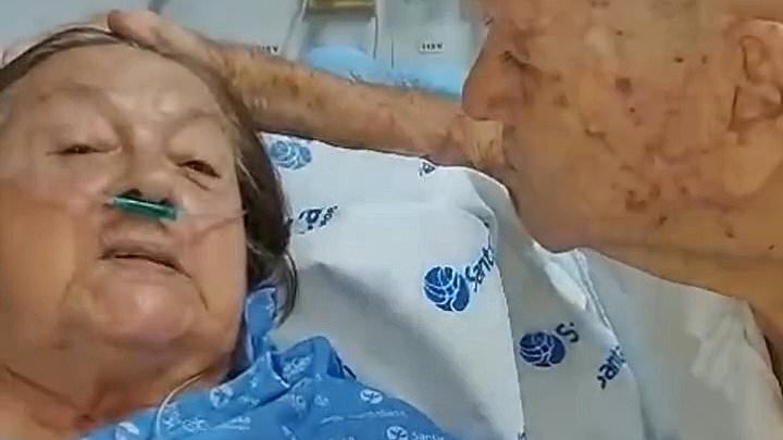 Couple who met as teenagers and were married for 74 years die on the same day
