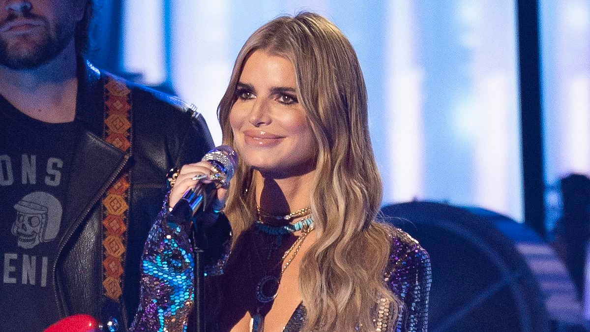 Jessica Simpson admits to gross body reaction during her American Idol performance after fans bashed it