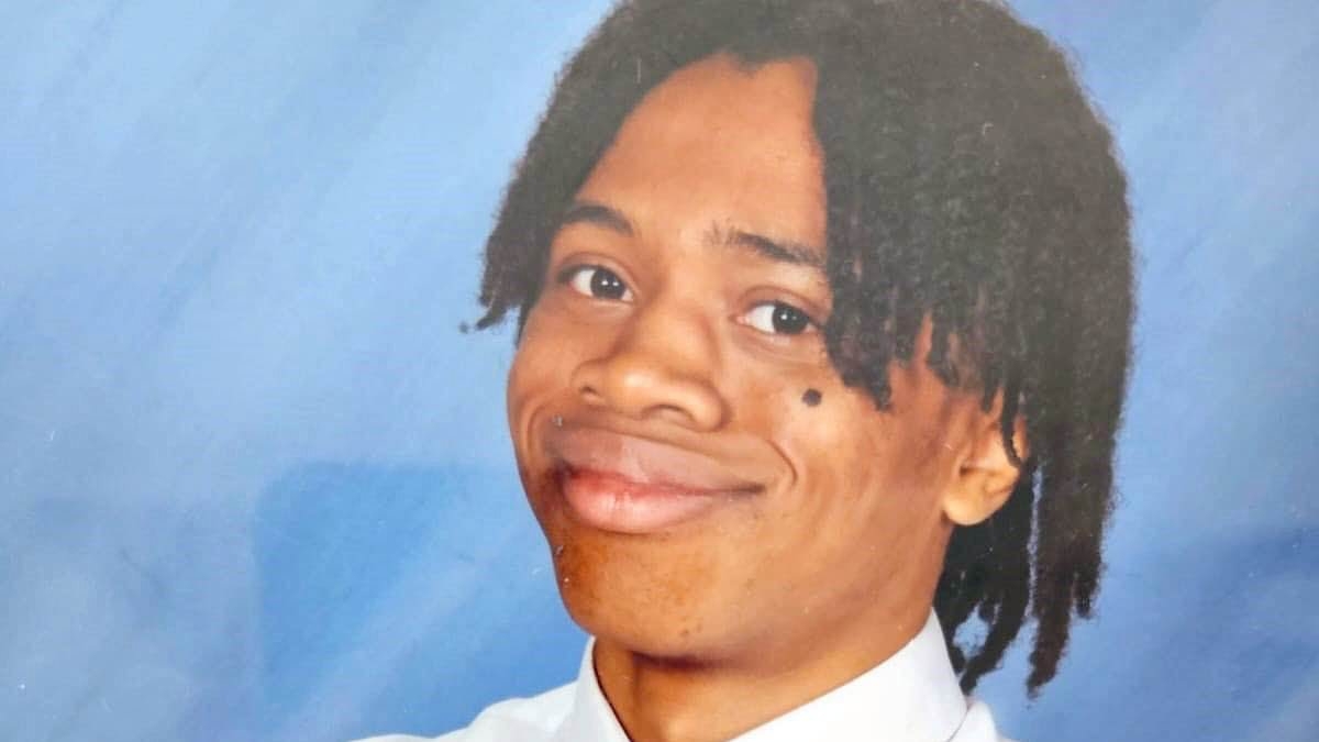 Friends were pulled underwater as they desperately tried to stop bodybuilder teenager drowning after he jumped off pier, inquest told