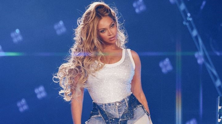 Beyonce brings back iconic Crazy in Love tiny jean shorts 22 years later for Cowboy Carter tour