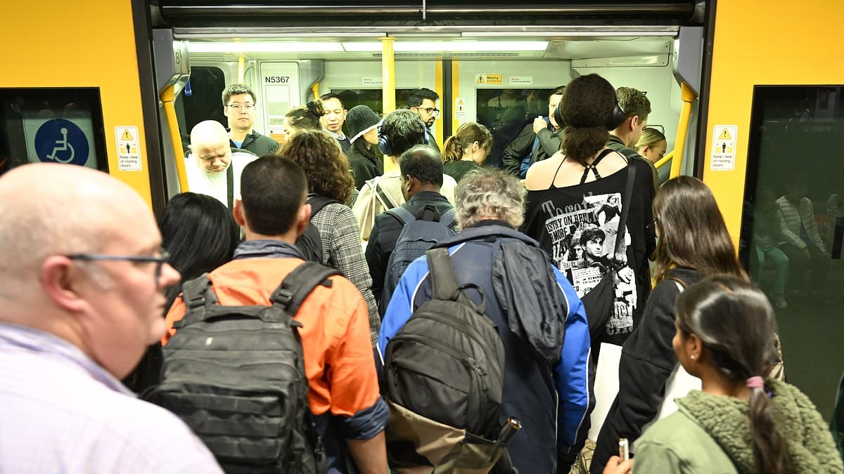Syndey Trains: Avoid travel alert issued with major delays and cancellations on on T1, T2, T3