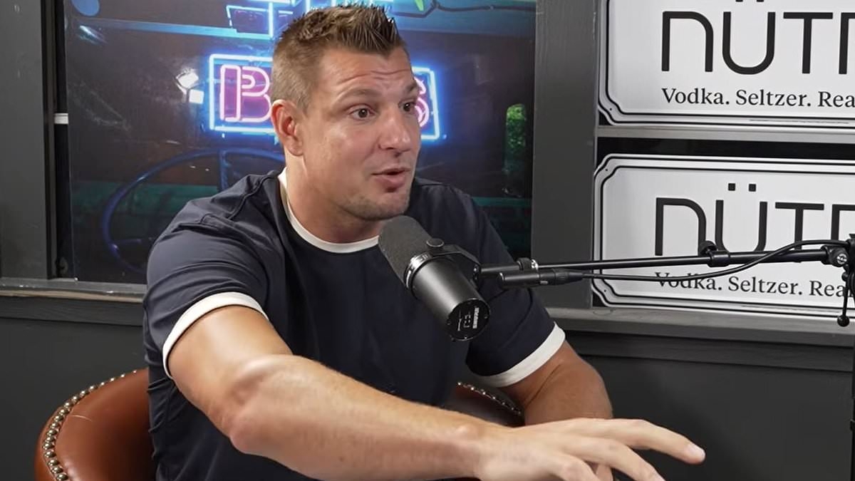 Rob Gronkowski names the Patriots star who used to masturbate in team meetings