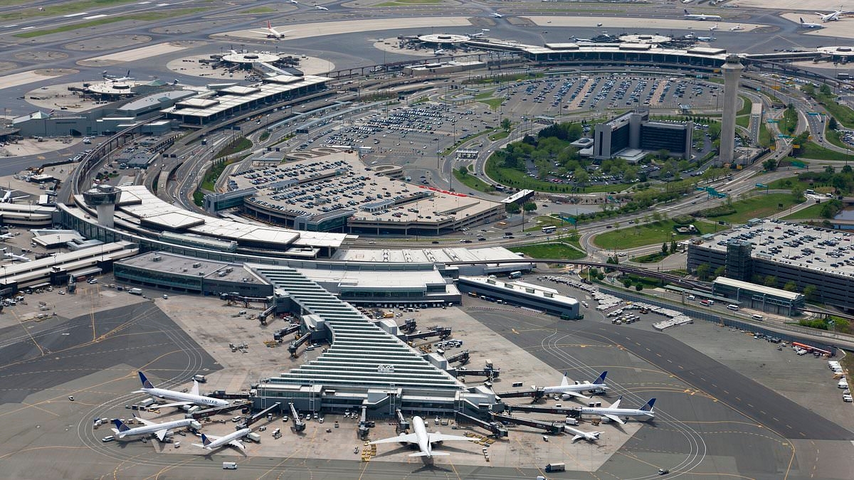 Air traffic controller raises safety concerns about Newark Airport