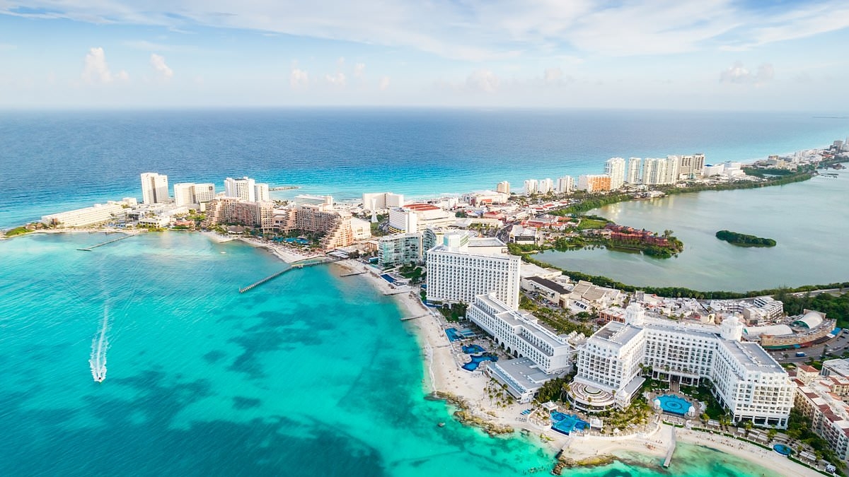 Tourist is charged £1,200 for two drinks and a packet of crisps in Mexico