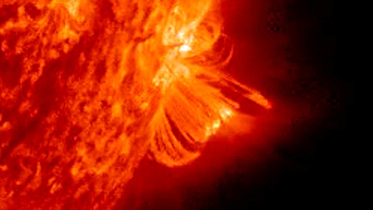 Scientists issue urgent warning over solar storm poised to cause global blackouts and travel chaos: 'We're not prepared'