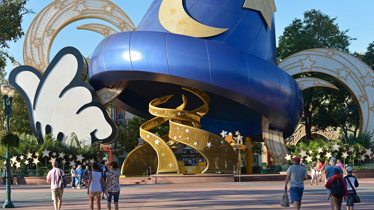 Disney World fans say goodbye to 34-year-old show