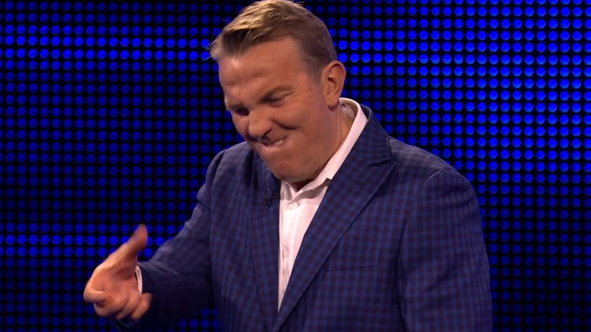 Grimacing Bradley Walsh roars 'what's the matter with you?!' as The Chase player 'injures' him minutes into show