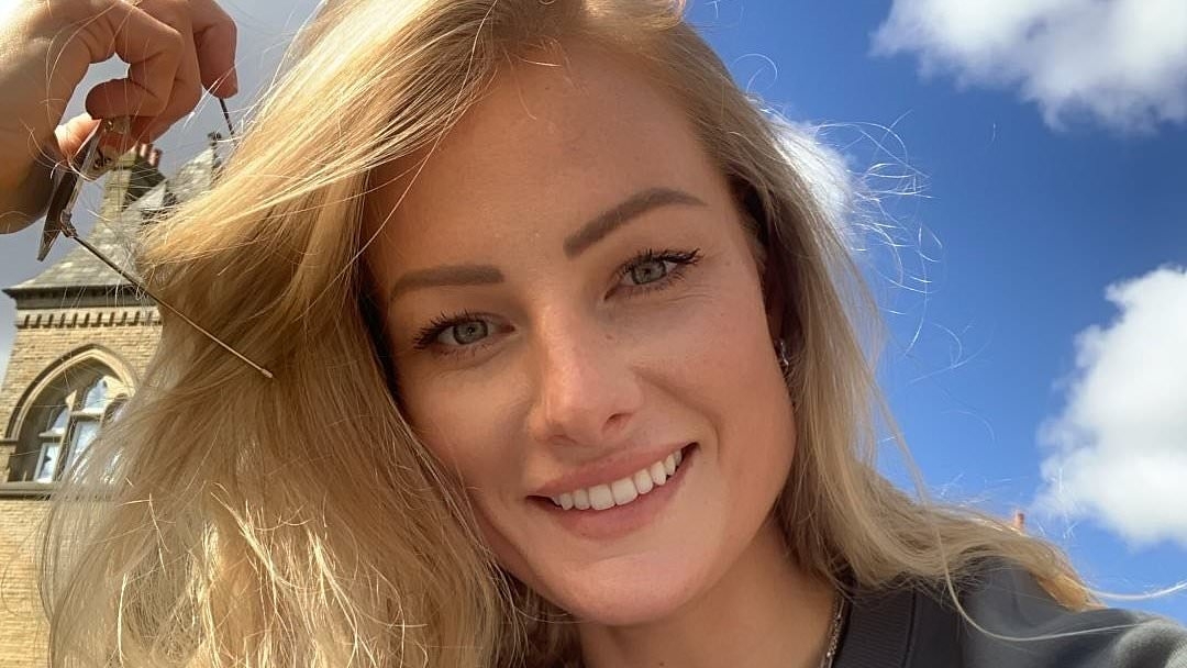 'Extraordinary' skydiver, 32, who plunged to her death had no signs of equipment malfunction, inquest told - amid fears incident was a 'deliberate act'