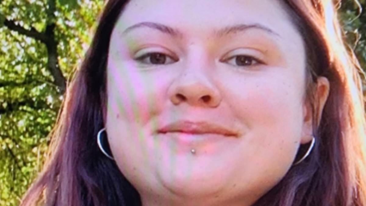 Worried mum issues harrowing plea after her daughter vanished from a popular lookout spot - as frantic search is launched in state forest