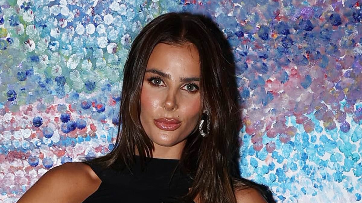 Influencer Indy Clinton shows off her new nose on the red carpet after undergoing rhinoplasty and being compared to Michael Jackson