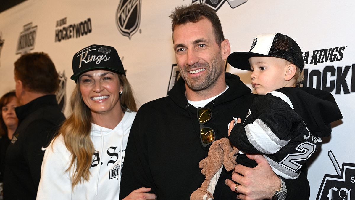 NFL host Erin Andrews 'broken hearted' after revealing devastating family news