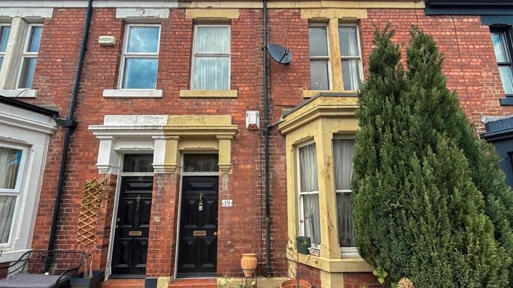 Three-bedroom house on sale for £345k features the 'most unique bathroom ever'
