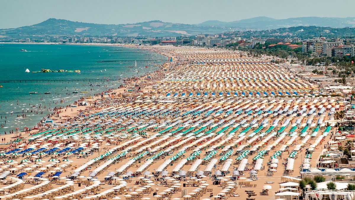 easyJet launches holidays to underrated Italian seaside town with more than 40km of stunning golden beaches