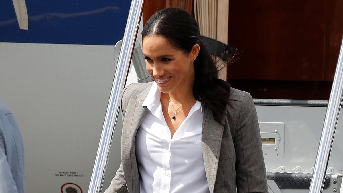 Flight attendant's TikTok post goes viral as she shares handwritten note from Meghan Markle