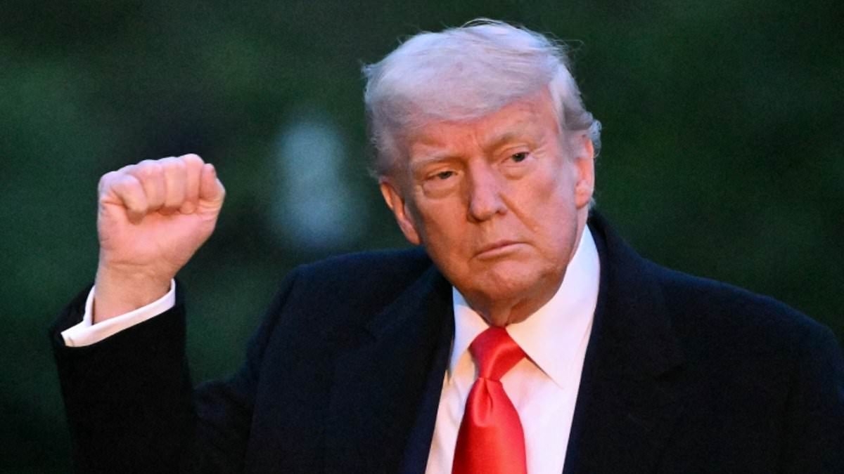 Trump plots next move with record-breaking $600 MILLION political war chest