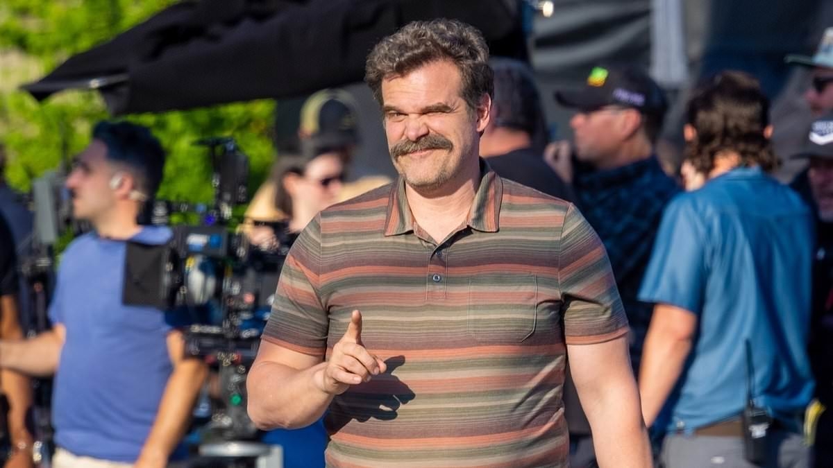 David Harbour brings back his 'dad bod' look for new HBO show following dramatic weight loss transformation