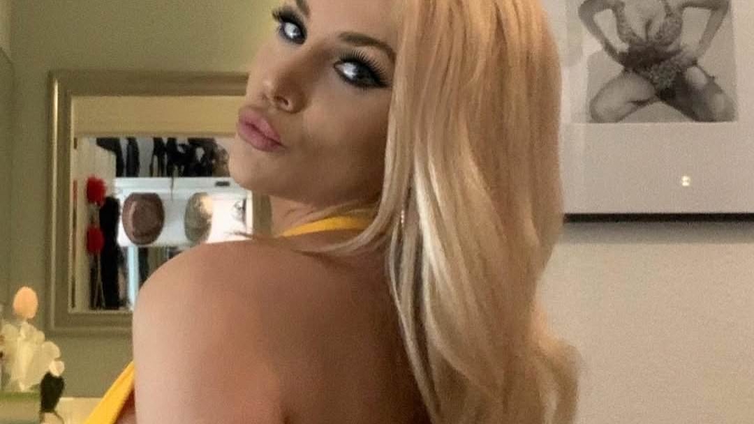 Courtney Stodden shows off her 'radical' pout after removing lip fillers and embracing a more natural look