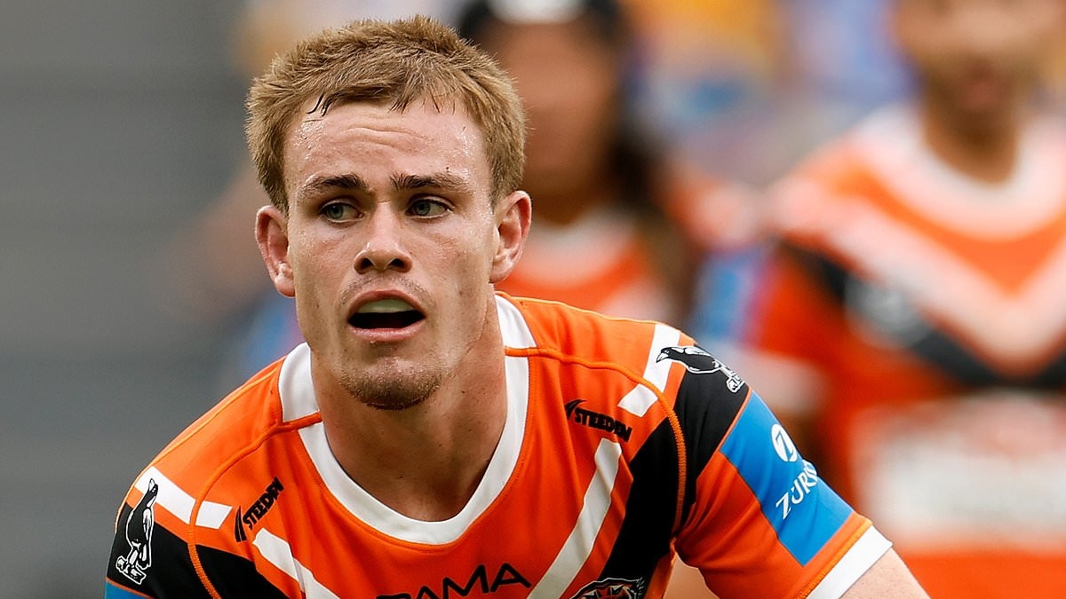 NRL bombshell as prodigy Lachlan Galvin switches to rival club effective immediately