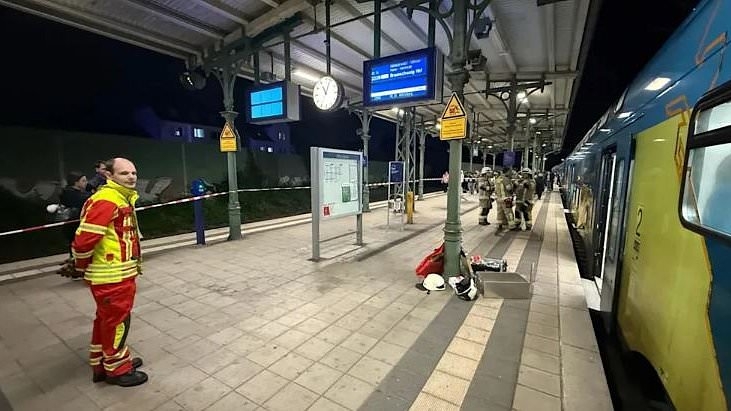 Man rescued after being trapped for 90 minutes under a train armrest while looking for his Airpod