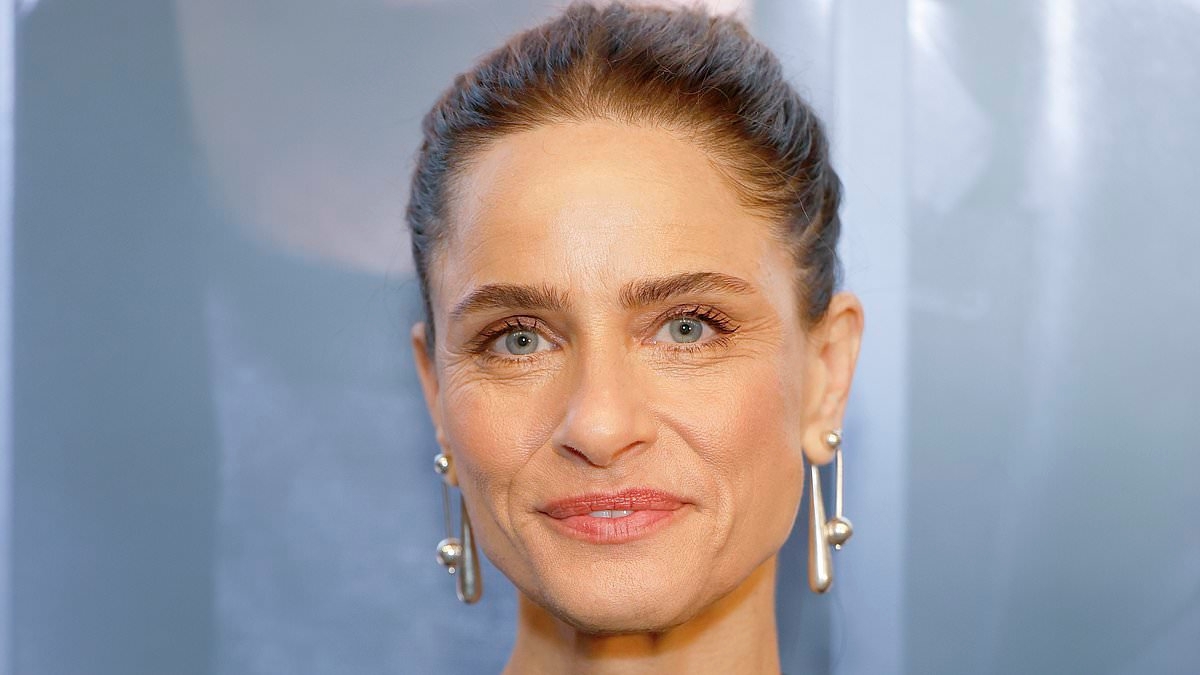 Seinfeld guest star reveals why it was so 'rough' working on the hit show as she cringes
