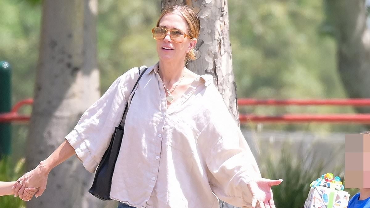Star who worked with Pedro Pascal and Kaia Gerber is unrecognizable with her kids at a park, who is she?