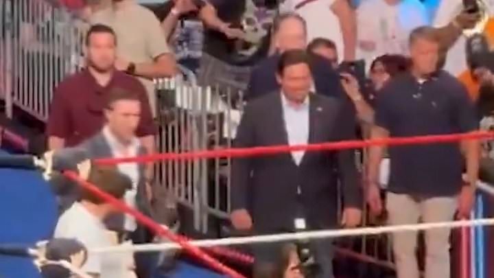 Florida Governor Ron DeSantis gets VERY surprising crowd reaction at WWE event in Tampa