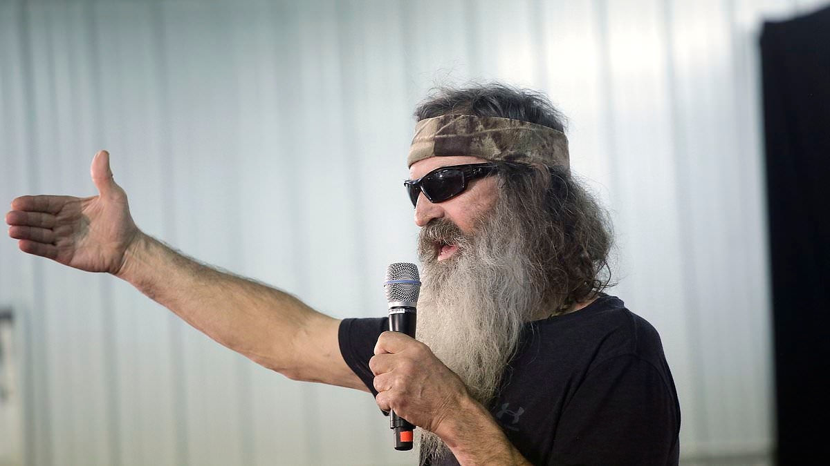 Duck Dynasty star Sadie Robertson reveals the last words grandfather Phil Robertson told her before he died