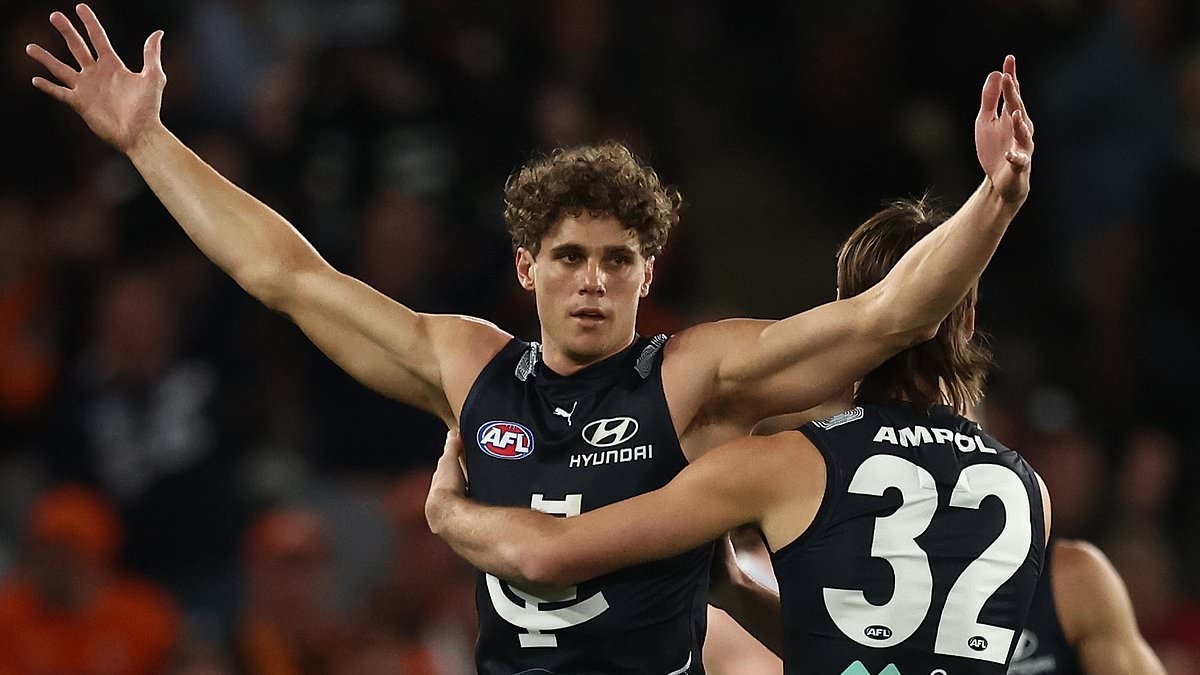 AFL legend Matthew Lloyd brutally calls out Carlton star Charlie Curnow - 'doesn't fight as hard as he should'