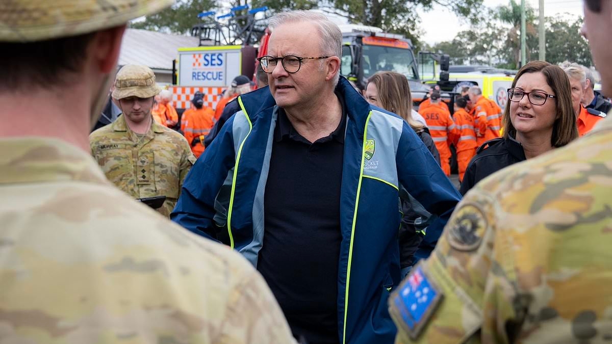 Anthony Albanese sparks outrage over 'inadequate' response to NSW floods as he touches down in Taree