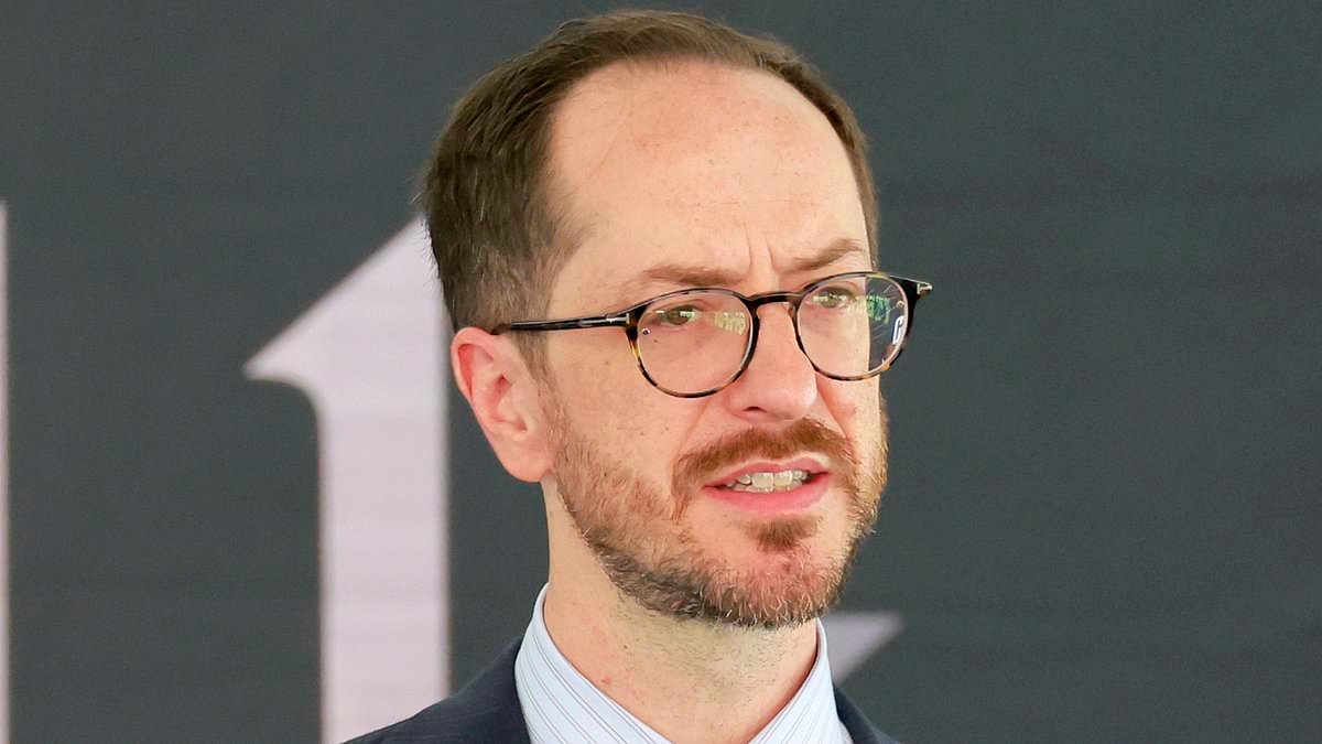 Dem mayor accused of helping illegal immigrants escape ICE
