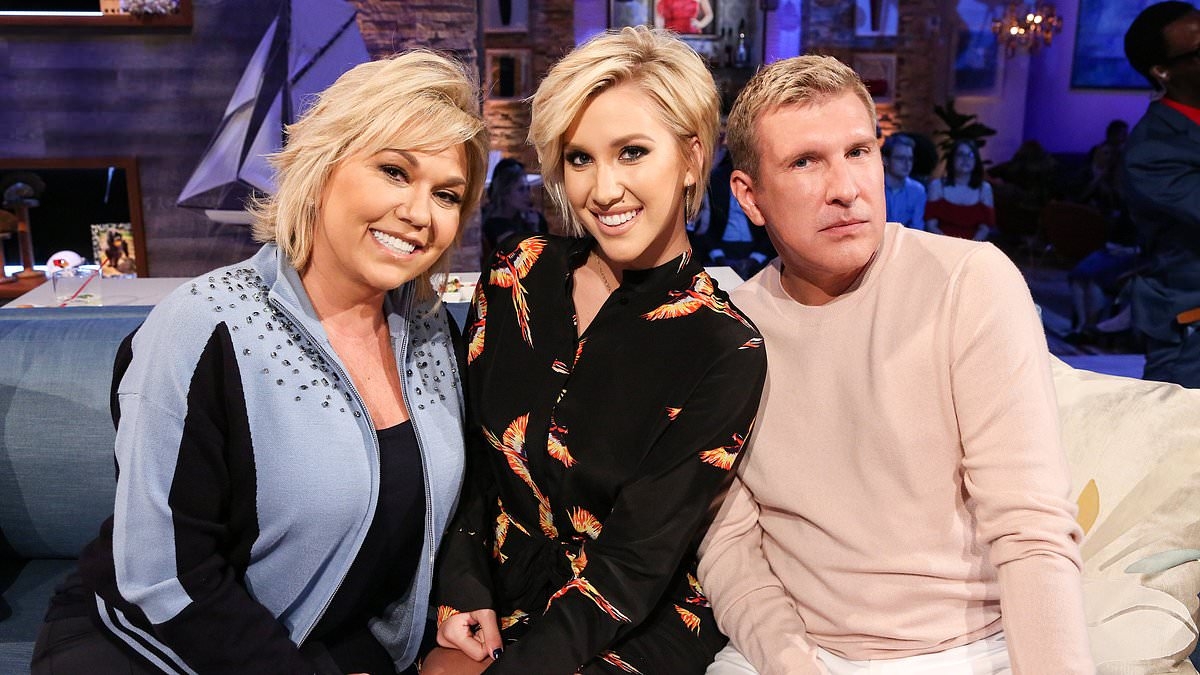 BREAKING NEWS Trump pardons reality TV stars Todd and Julie Chrisley after lobbying campaign from daughter Savannah