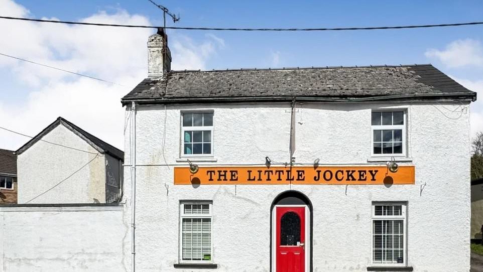 Charming Welsh pub goes on sale for the same price as London bedsit - which would YOU choose?