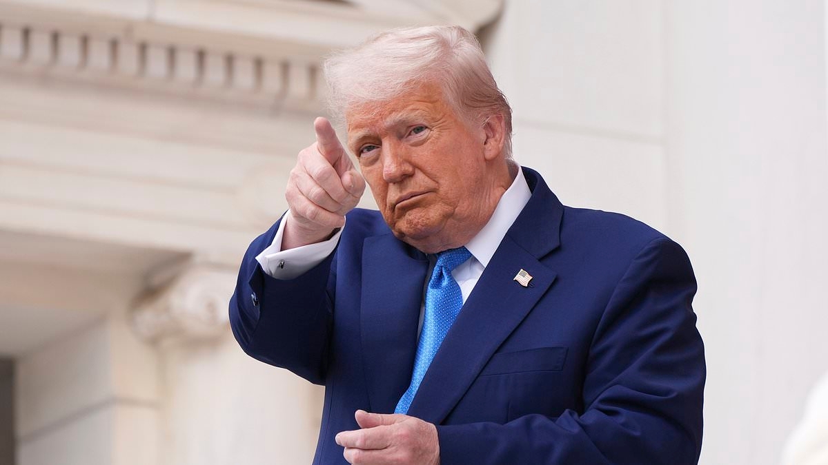 Trump criticized for pardoning reality stars Todd and Julie Chrisley