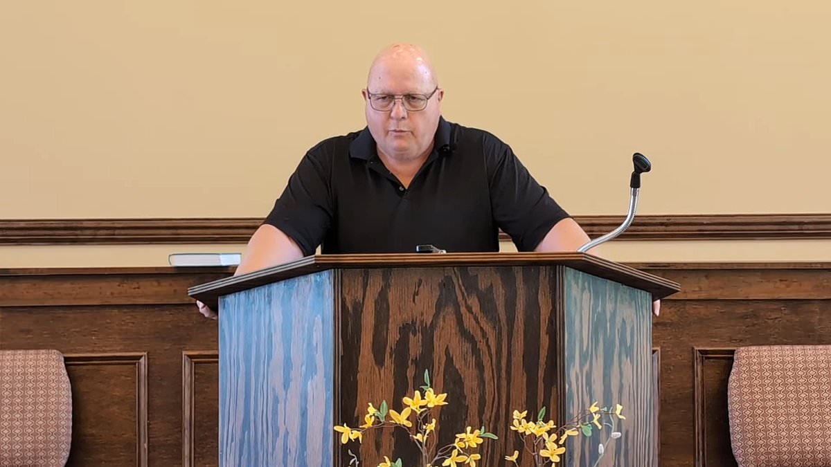 Fugitive pastor and his wife are caught at famous southern tourist hot spot