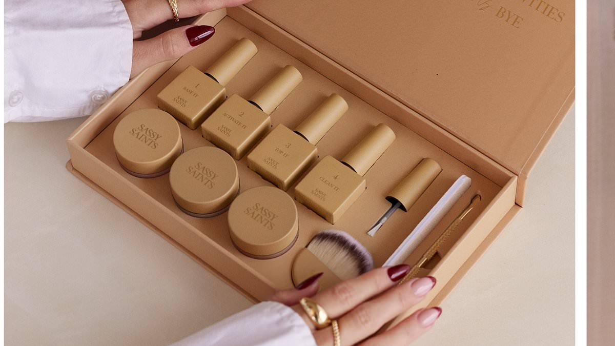 This at-home dip powder nail kit delivers up to 3 weeks of chip-free wear - shoppers love it and it's now on sale
