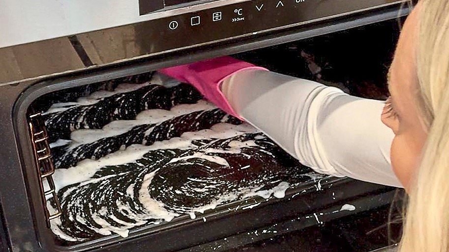 Can shaving foam remove the stubborn stains that have been on your carpet for years? This ‘cleanfluencer' says yes