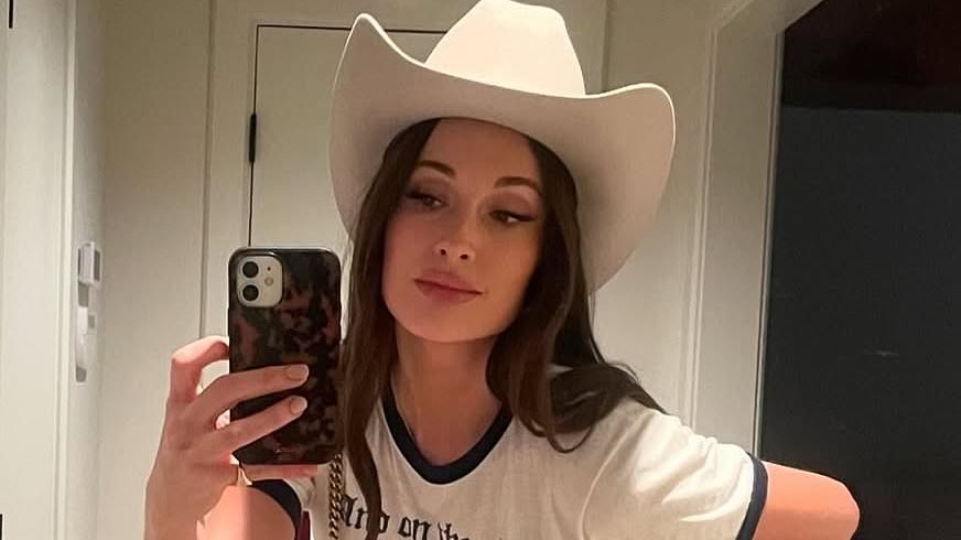 Country music star Kacey Musgraves stuns fans after debuting wild anime-inspired look: 'Didn't recognize her!'
