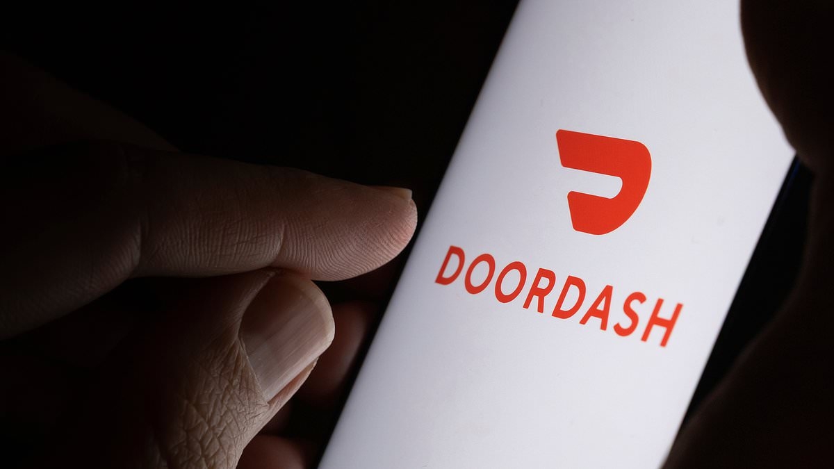 DoorDash driver reignites fierce tipping debate after demanding extra from customer due to stormy weather