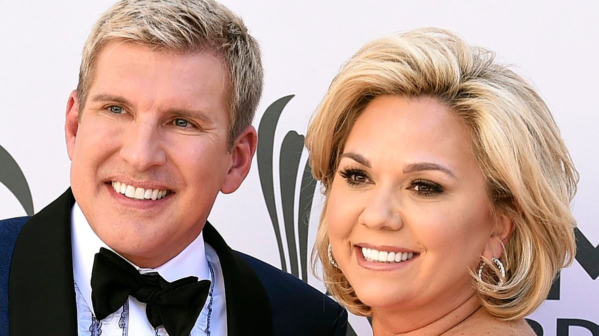 BREAKING NEWS Todd Chrisley RELEASED from prison without wife Julie after controversial Trump pardon