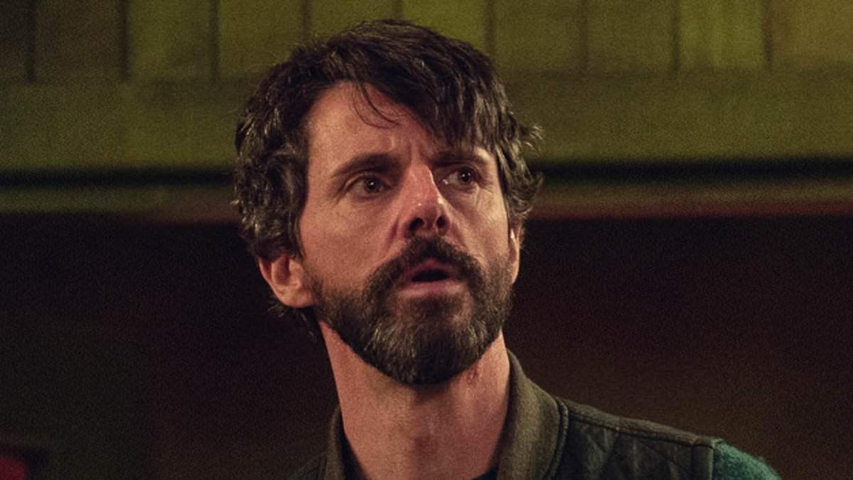 Downton Abbey star looks unrecognisable with thick beard in new Netflix thriller