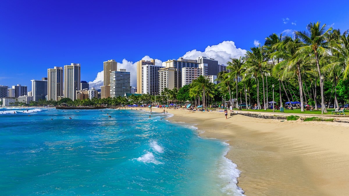 Doctors sound alarm as paralysis-causing Zika virus hits US vacation hotspot