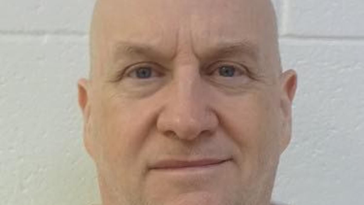 Manhunt for 'Devil of the Ozarks' killer underway in Arkansas after he escaped prison