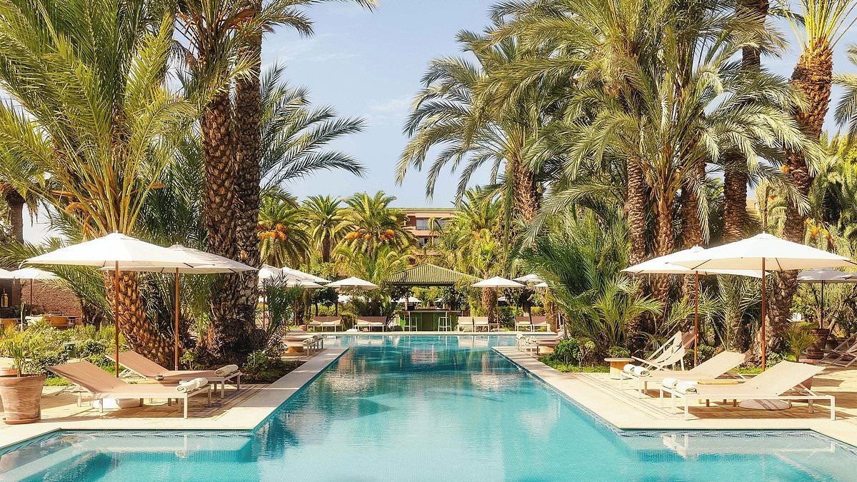 Major travel company allows tourists to 'live like a Kardashian' with European private jet tour for under £600 a day