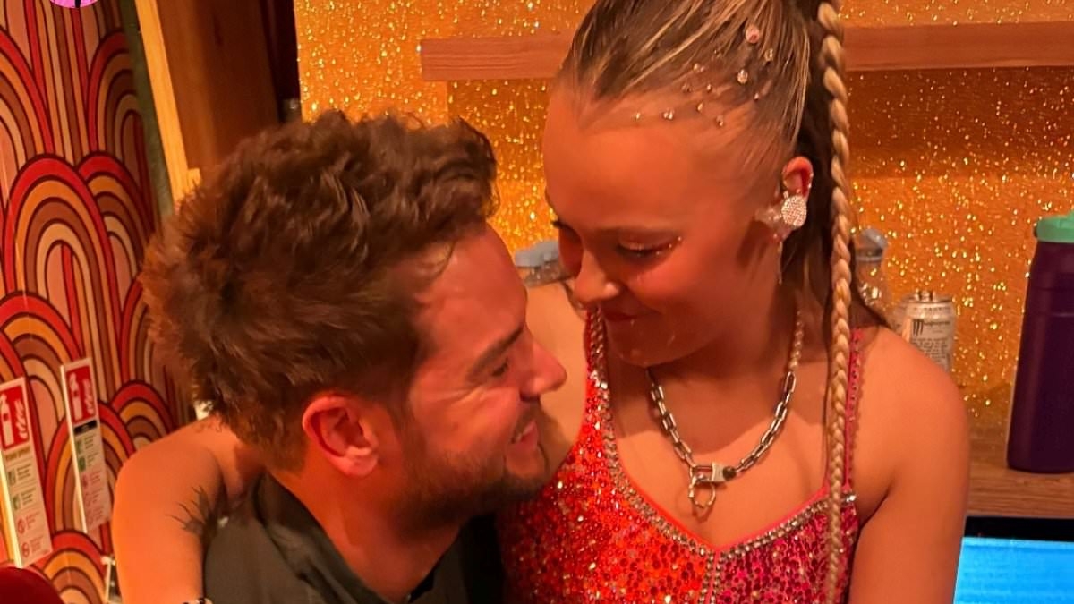 JoJo Siwa reveals her 'favorite thing' about new BF Chris Hughes as they enjoy a romantic dinner at home