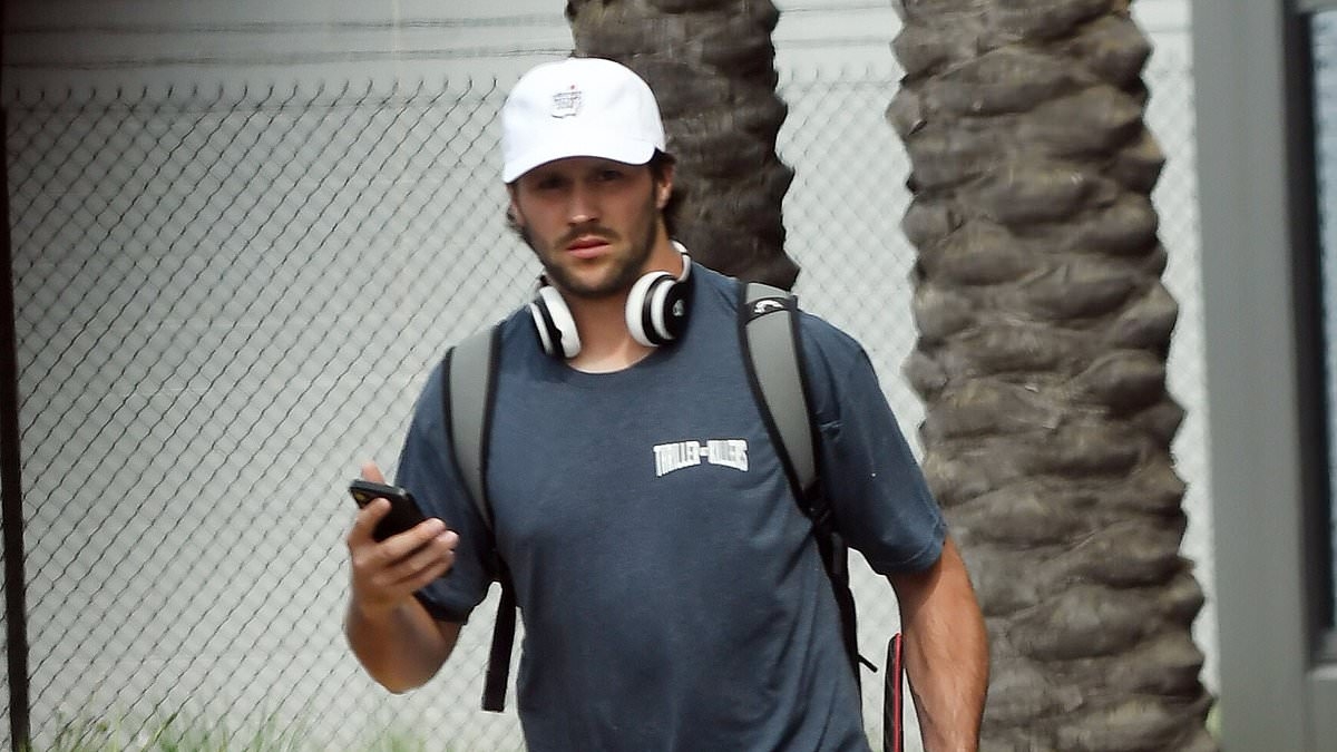 Josh Allen distracts himself from Hailee Steinfeld wedding with round of golf in LA