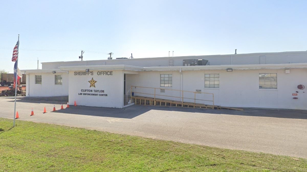 Texas cops use dystopian surveillance method to track down woman trying to leave state for abortion